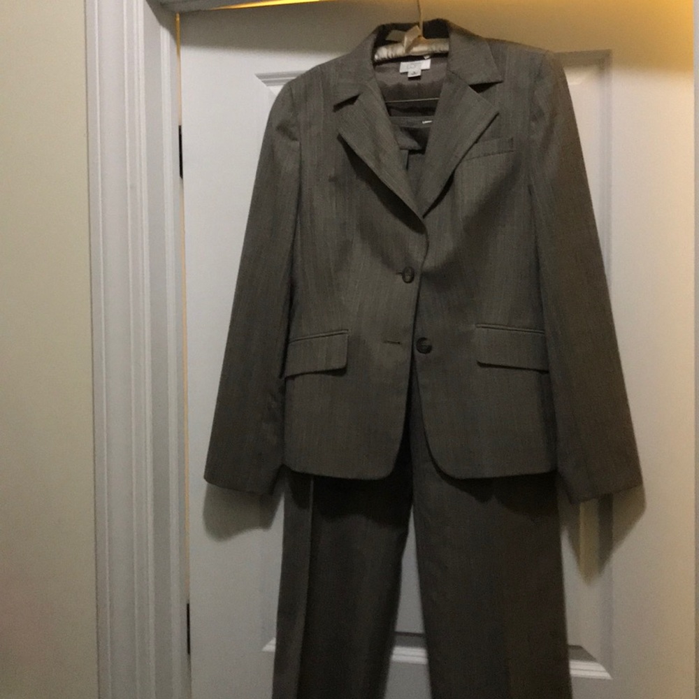 Suit Loft by Ann Taylor, size 8 jacket and 10 pants